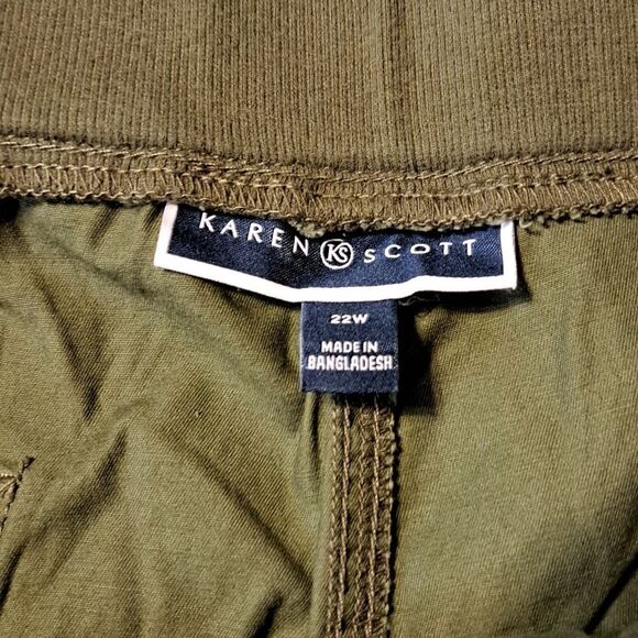 Karen Scott green shorts size 22W - Picture 3 of 5